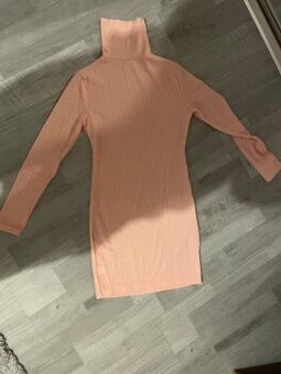 šaty růžové s rolákem NENOŠENÉ velikost S