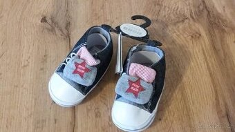 Nechodící capáčky 0-6