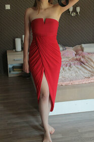Nové rudé zavinovací šaty s rozparkem - 1