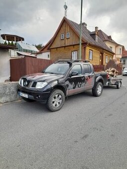 Navara d40 2.5dci 128kw automat NA DÍLY NEBO NA OPRAVU