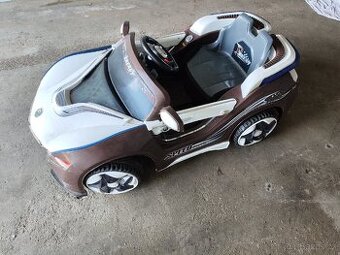 Elektrické auto