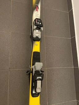 Prodám nevyužité lyže s vázáním 170cm délka