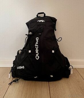 Bezecky batoh Quechua Helium 10