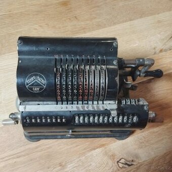 Starožitné mechanické počítadlo - 1