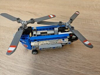 LEGO Technic 42020 Helikoptéra se dvěma rotory