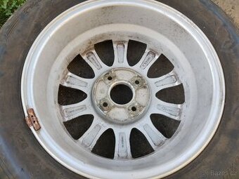 Disk z lehké slitiny R16 s pneu 205/60 R16 92V