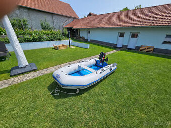 Zodiac zoom 310S + motor Mercury 5 HP