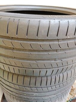 Prodám 225/40R18