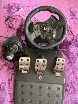 Logitech g923 s řadící pákou