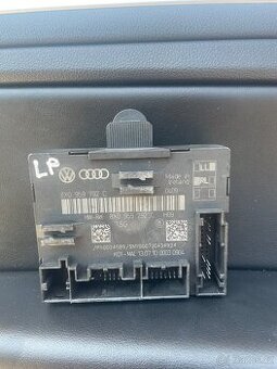 Škoda Superb II Řídící modul dveří