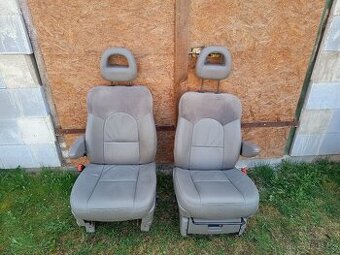 Sedačky Chrysler Voyager - 1