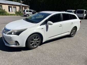 Toyota Avensis combi 2,2D - 1