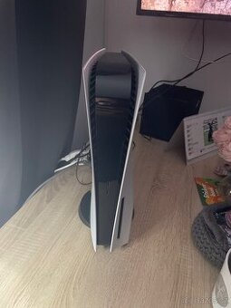 PlayStation 5 s mechanikou