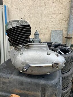 Motor jawa 250/559