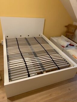 Ikea bílá postel 140cm