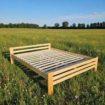 Masivní borovicová postel 180x200 s roštem