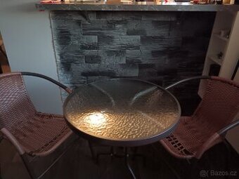 Prodám stůl a židle