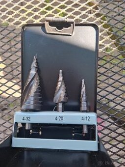 Stupňovité vrtáky