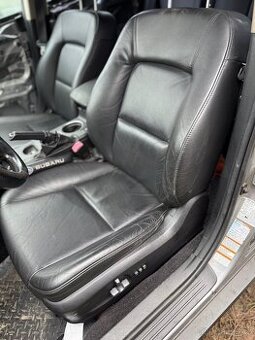 Subaru Legacy/outback kožené sedačky , top stav.
