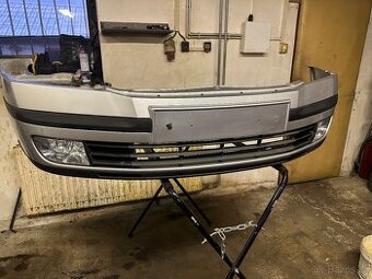 Kompletní přední nárazník Škoda Octavia II stříbrná 9102