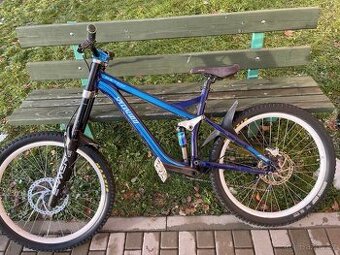 Specialized Pitch – celoodpružené horské kolo