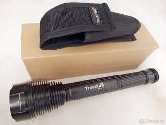 Extra výkonná LED svítilna vybavená 7x XM-L2 LED