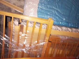 Dětská dřevěná postýlka