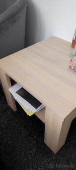 Konferenční stolek