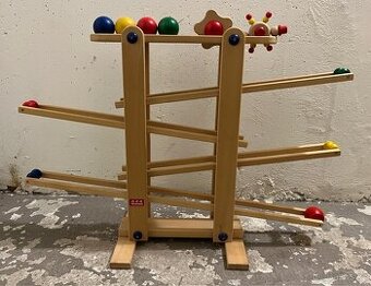 Dřevěná kuličková dráha