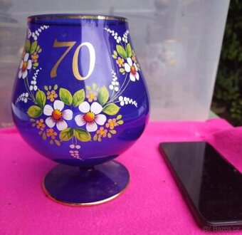 Jubilejní číše k výročí 70 let - modrá zdobená zlatem a květ