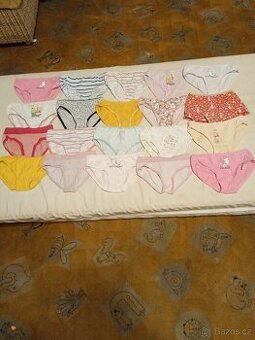 dívčí kalhotky - velikost 122/128