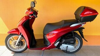 Honda SH 125i / po 1.maj. / jak nový / 2014 / ABS, serviska