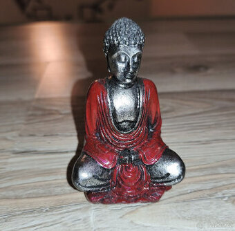 Figurka Buddha