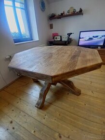 Dubový masivní jídelní stůl