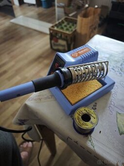 Prodám malou pájecí stanici.