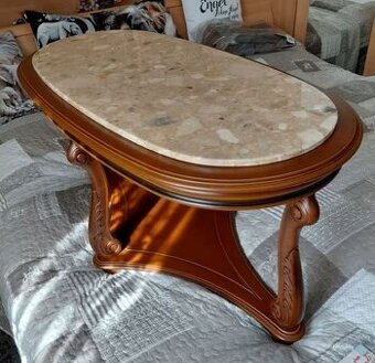 Konferenční stolek - masivní dřevo a mramor