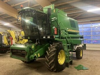 Sklízecí mlátička John Deere CWS 1550