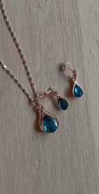 Modrá nová sada bižuterie náhrdelník a náušnice s kameny - 1