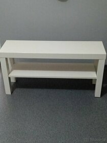bílý stolek Ikea