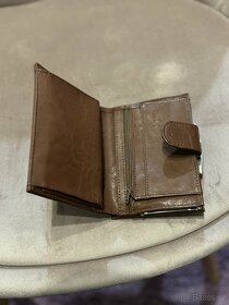 Dámská peněženka