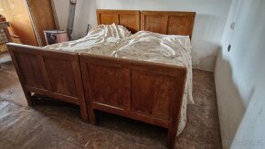 Historické skříně s postelí - 1
