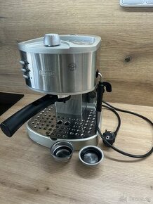 Pákový kávovar DeLonghi EC330S
