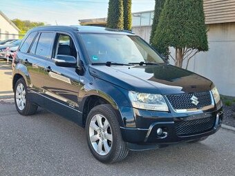 Suzuki Grand Vitara 3.2i 20 Jahre benzín 171kw