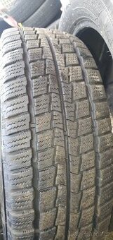 Prodám 2x zimní pneu 205/65 r15c 102/100t