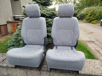 Toyota Previa - 2x isofix sedačky