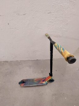 Koloběžka slamm strobe v3 - 1