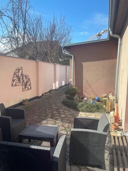 Pronajmu pokoj v rodinném domku se zahradou