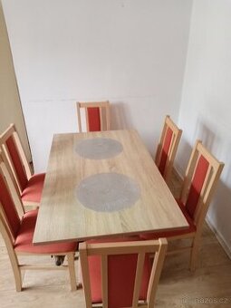 Velký stůl a 6 zidli
