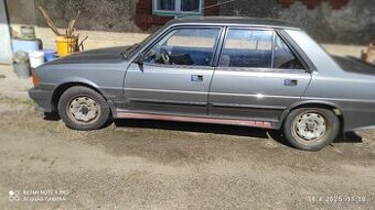 Peugeot 305