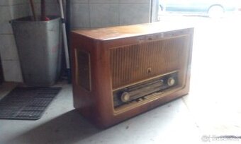 Radio Tesla 805A